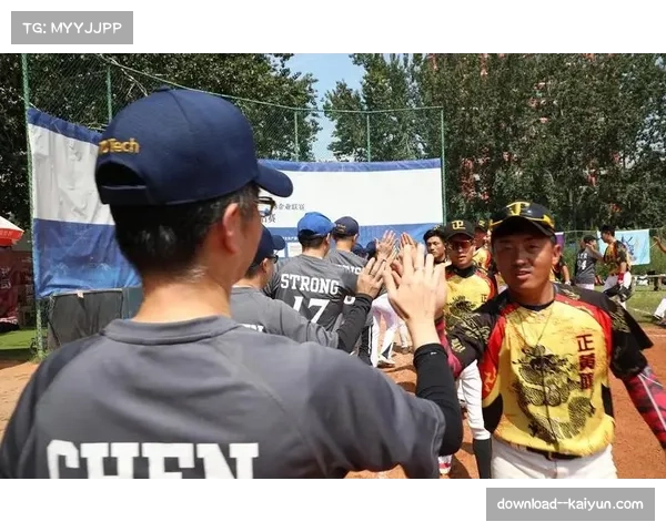 熊猫杯教练团队构建完善 分工明确助球队提升