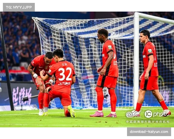 海港外援莱昂纳多助攻 前锋本赛季贡献二十一球